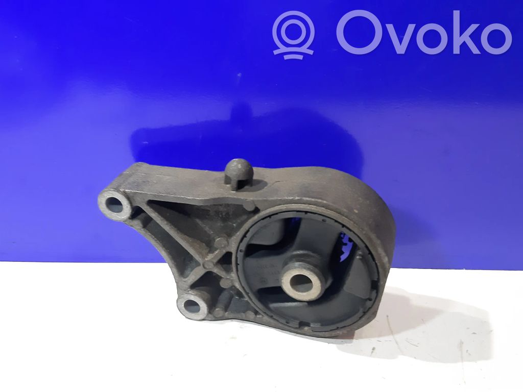 Engine mount bracket   13112026