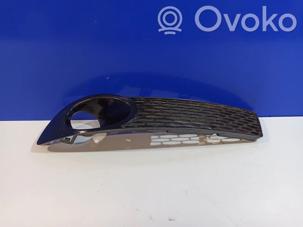 Front grill   12756078