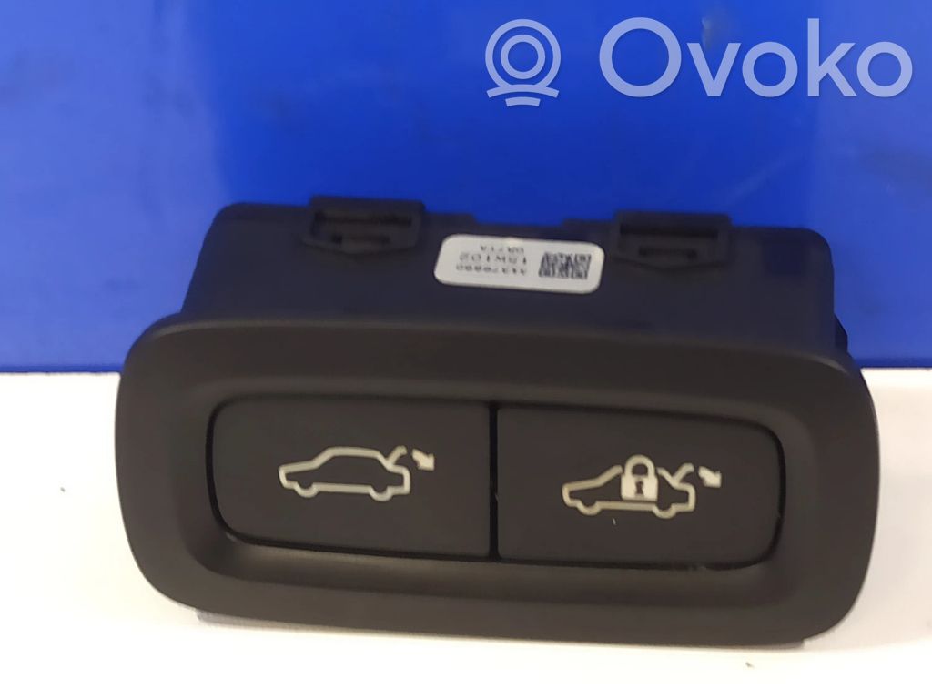 Volvo XC90 Tailgate/boot open switch button 