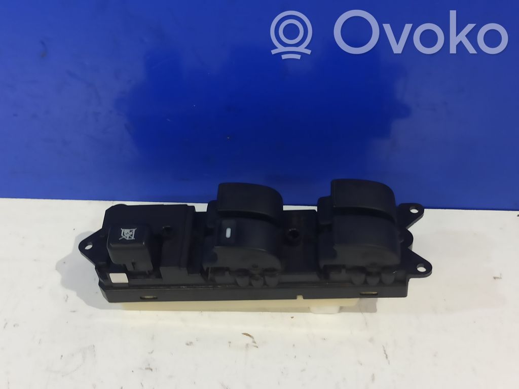 Mitsubishi Grandis Electric window control switch 