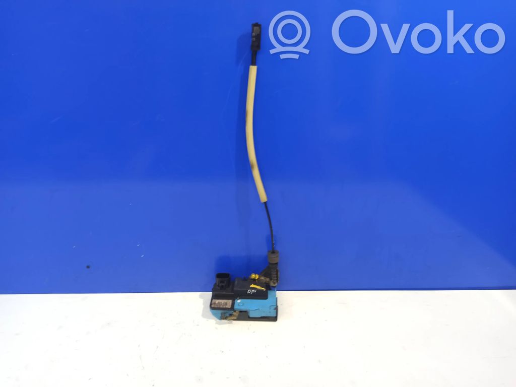 Volvo S60 Priekšpusē slēdzene 