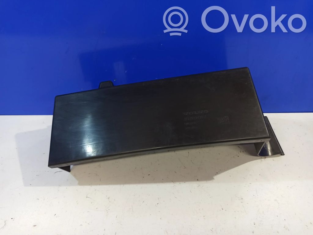 Volvo XC90 Dangtis akumuliatoriaus dėžės 