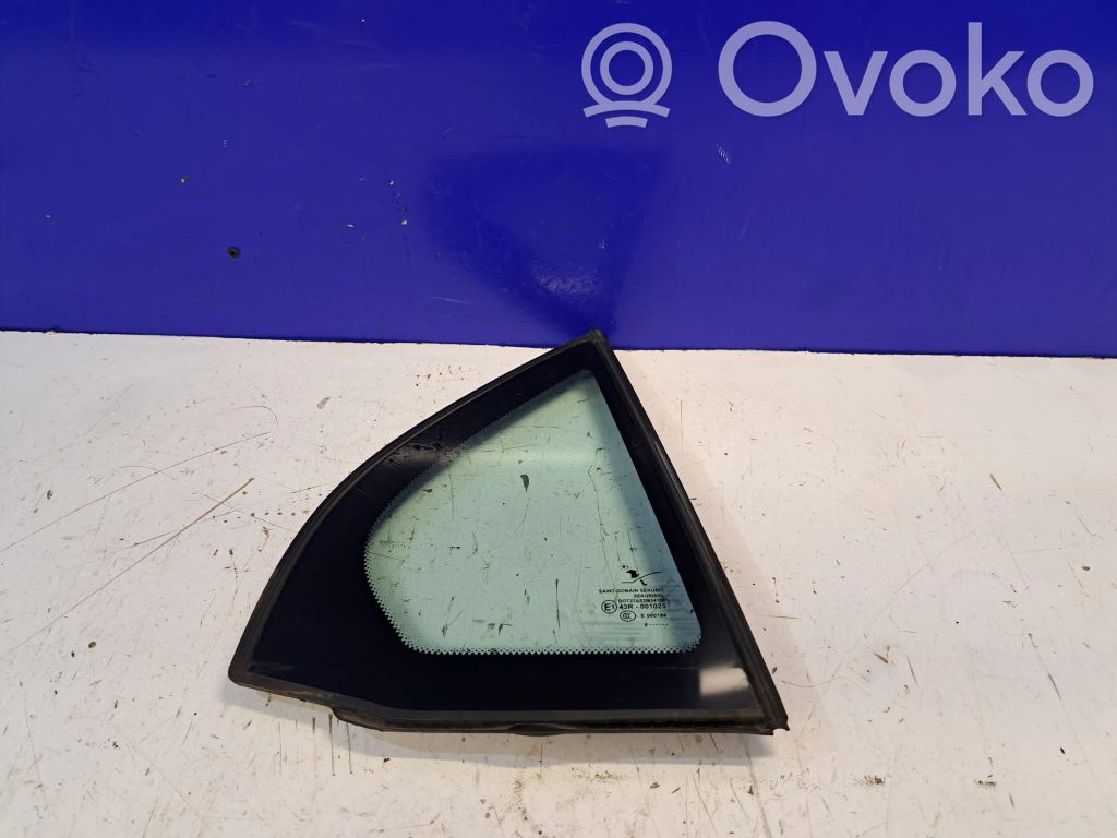 Saab 9-3 Ver1 Ventanilla de ventilación de la puerta trasera 