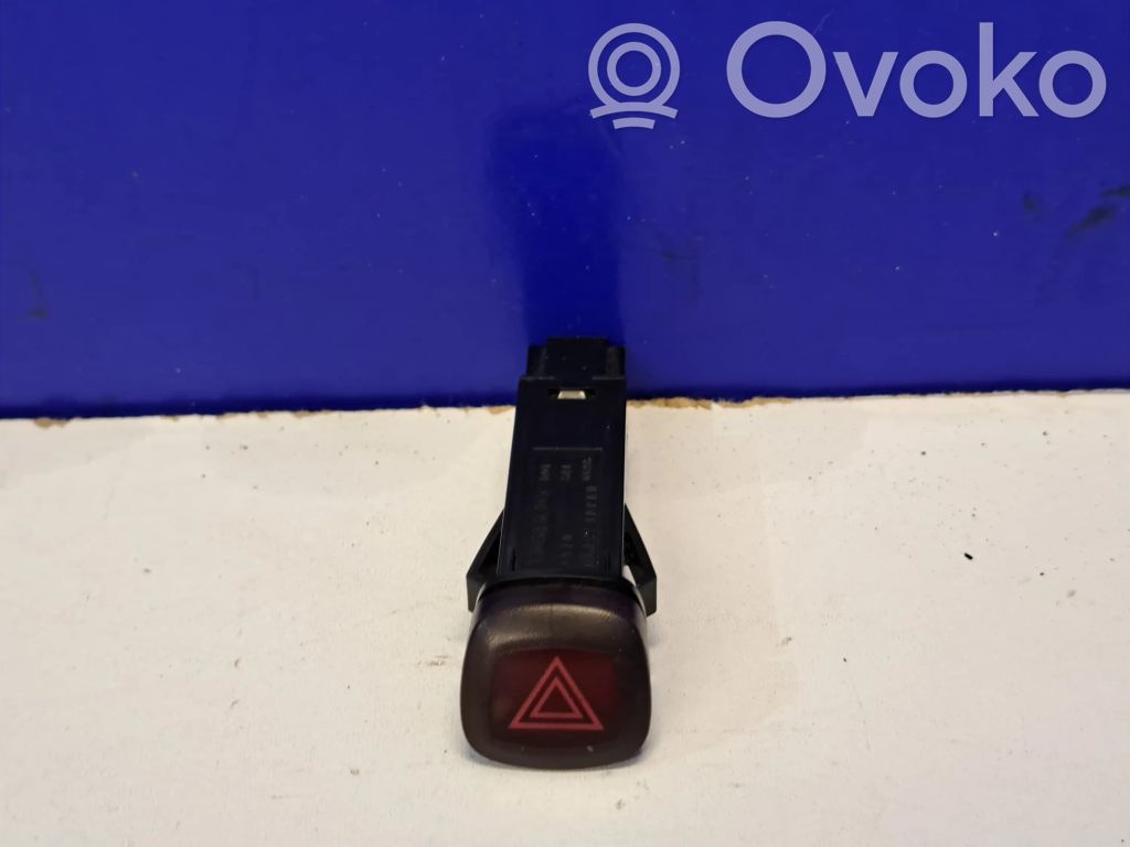 Hazard light switch   9168302
