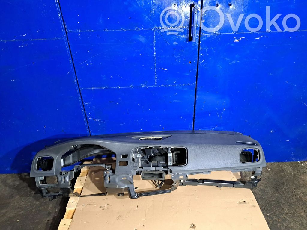 Volvo S60 Panelė 