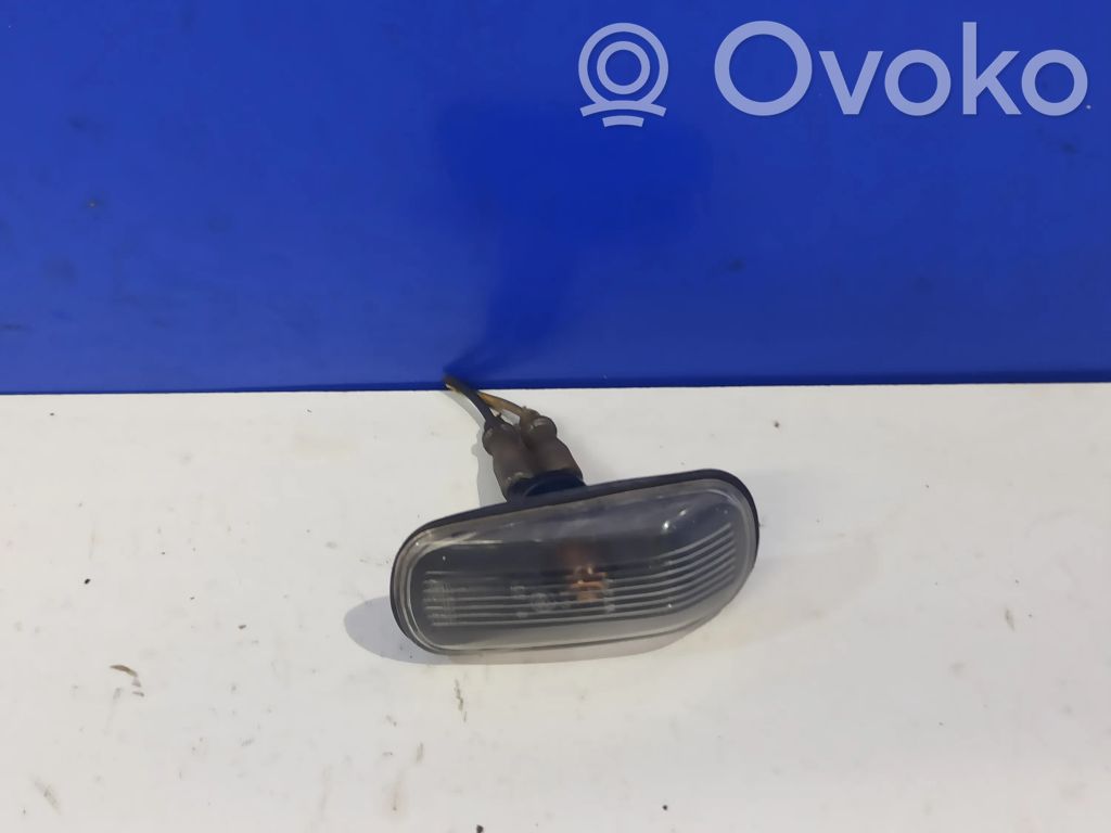 Front fender indicator light   5336250
