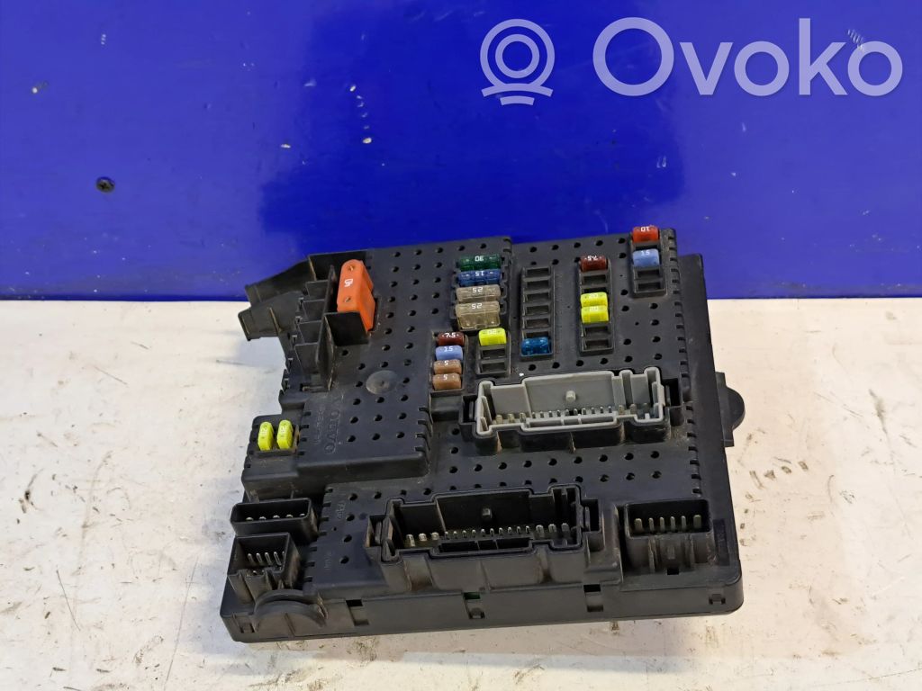 Volvo V70 Saugiklių blokas 