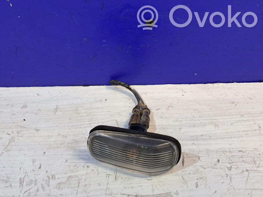 Front fender indicator light   5336250