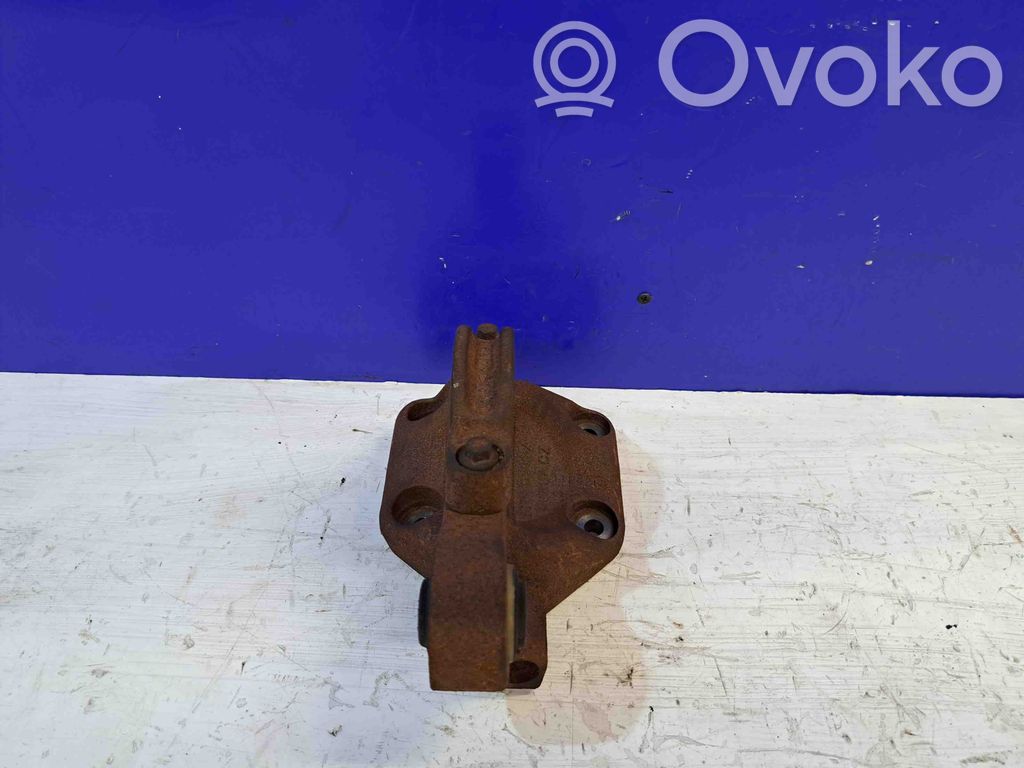 Volvo XC70 Driveshaft support bearing bracket 