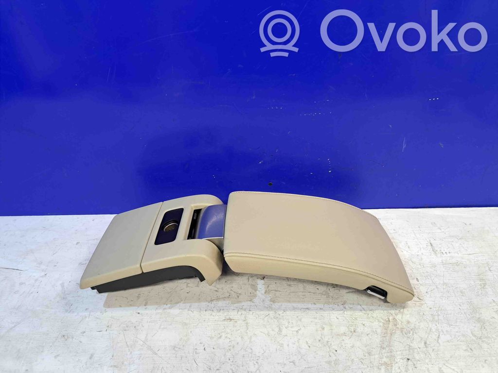 Armrest   30715140,39804759
