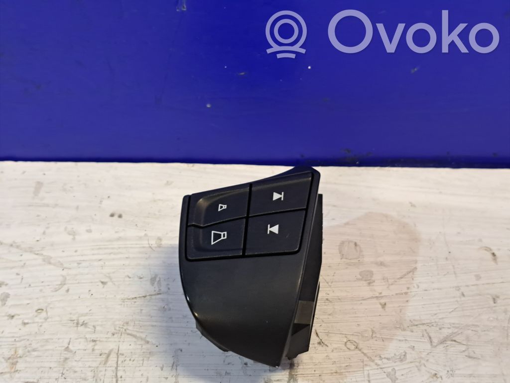 Volvo V50 Steering wheel buttons/switches 