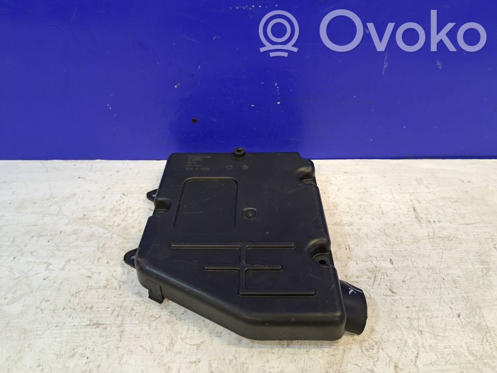 Volvo XC60 Fuse box cover 