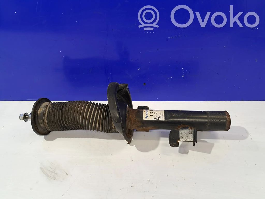 Volvo V50 Priekšpusē amortizators 
