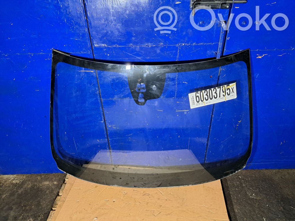 Front windscreen/windshield window   31402732,31385202,31335086