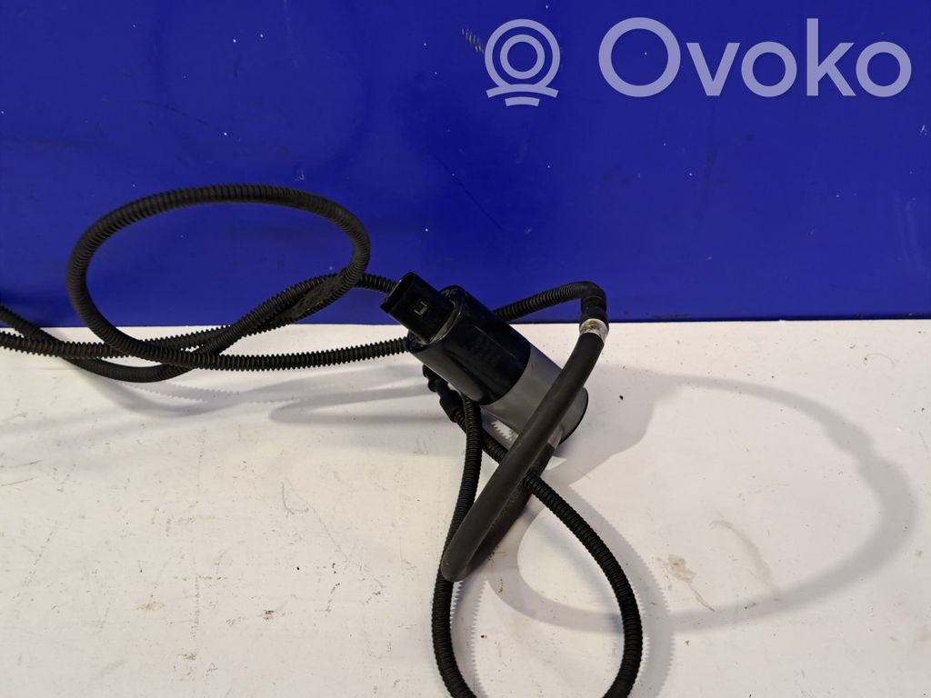 Volvo S60 Windscreen/windshield washer pump 