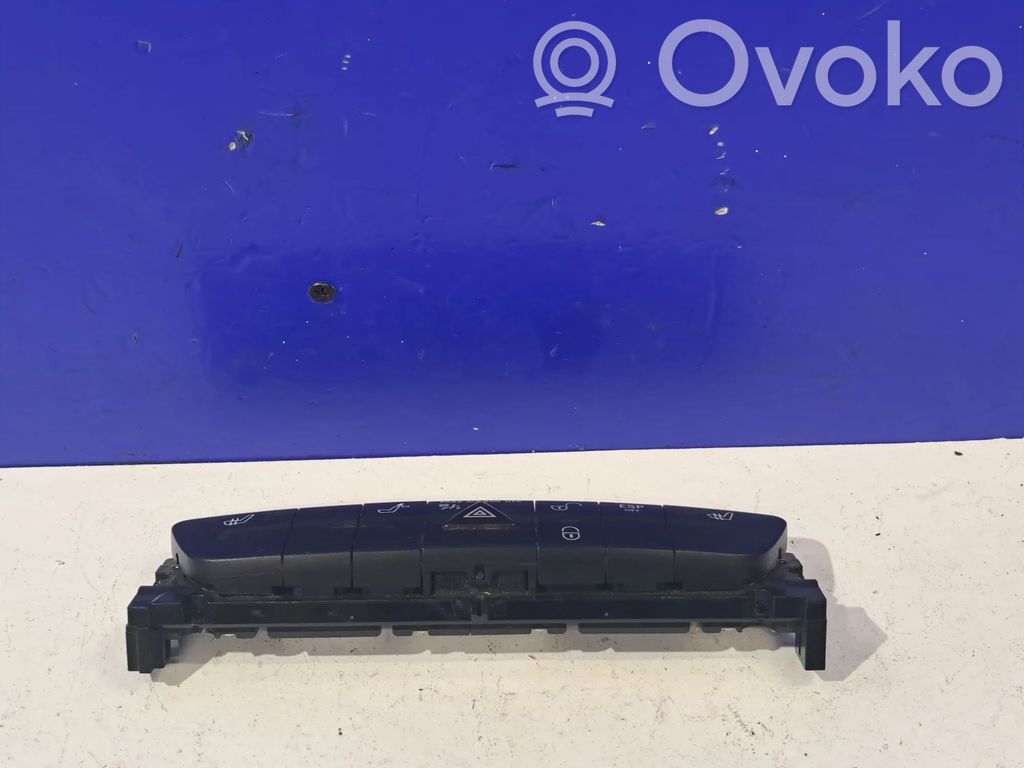 Mercedes-Benz CLS C219 Botón interruptor de luz de peligro 