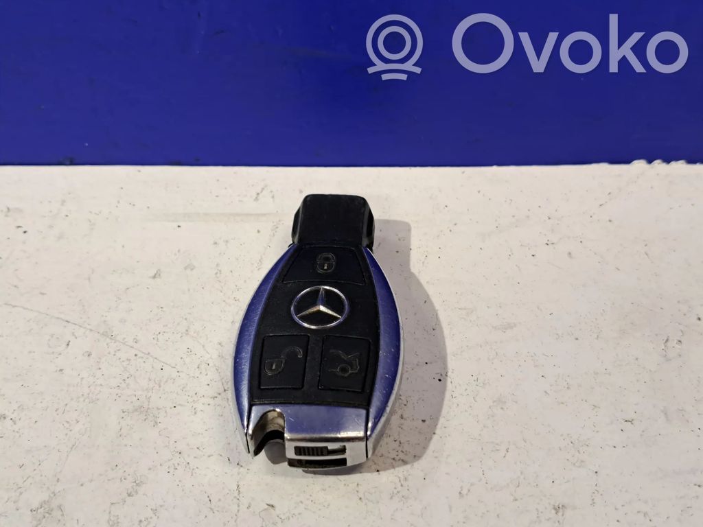 Mercedes-Benz E W212 Užvedimo raktas (raktelis)/ kortelė 