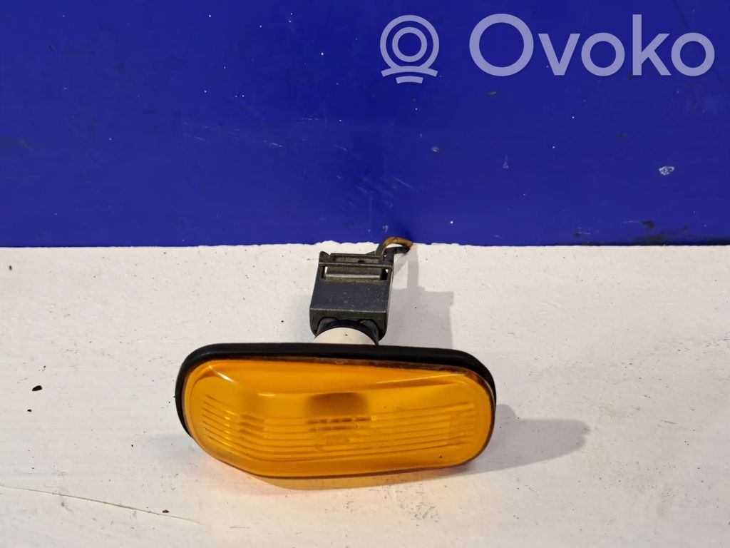 Front fender indicator light   9124132