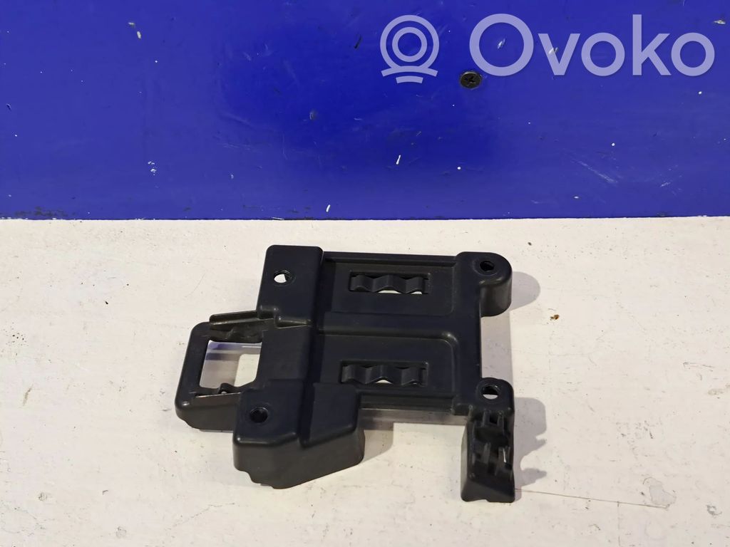 Polestar 2 Holder (bracket) 