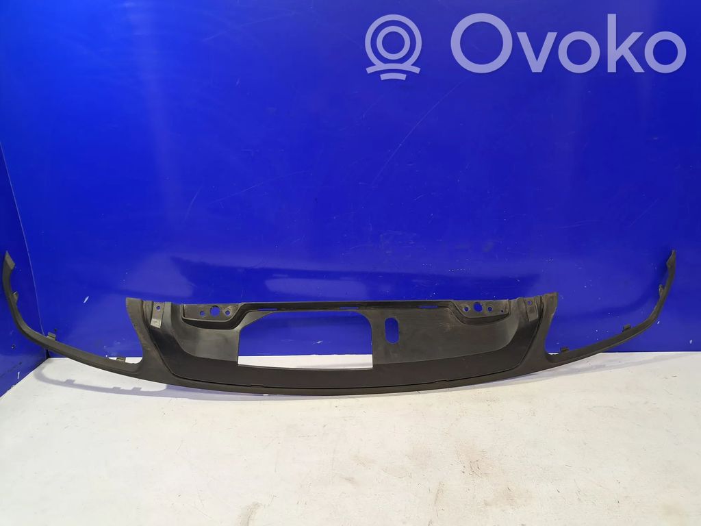 Volvo XC40 Takapuskurin alaosan lista 