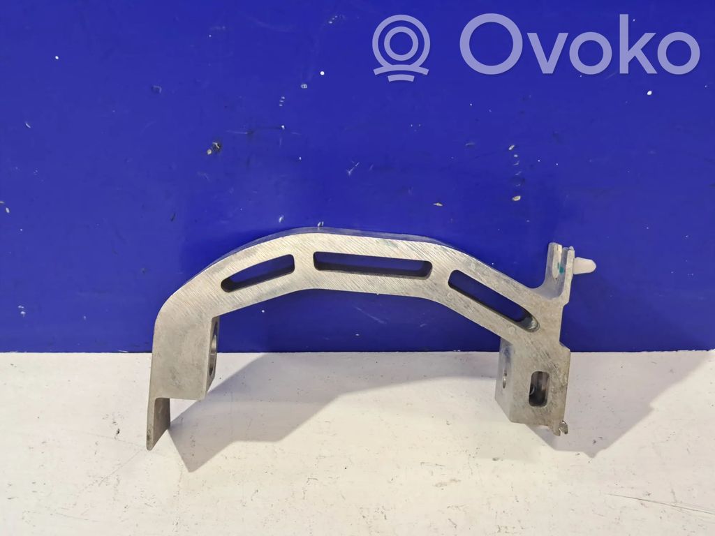 Engine mounting bracket   31681596