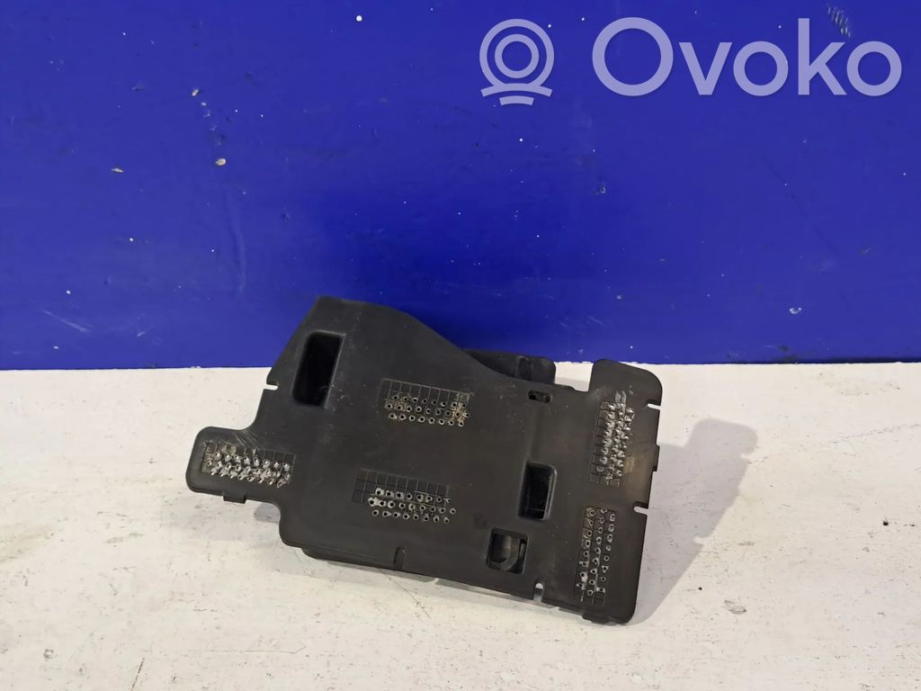 Polestar 2 Front bumper mounting bracket 
