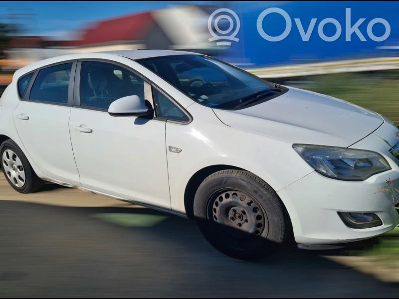 Opel Astra J Etuoven ikkunalasi, neliovinen malli 