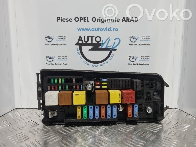 Opel Vectra C Fuse box set 