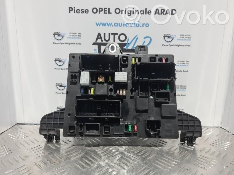 Opel Astra J Fuse box set 