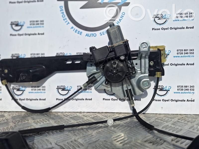 Opel Zafira C Podnośnik szyby drzwi z silniczkiem 