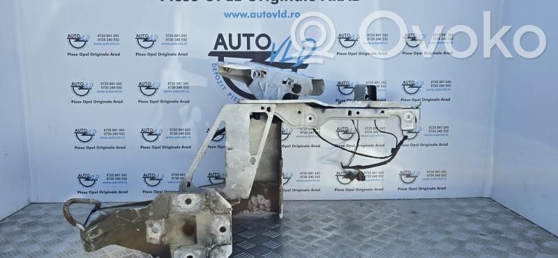 Opel Vivaro Traversă bară protecție față 