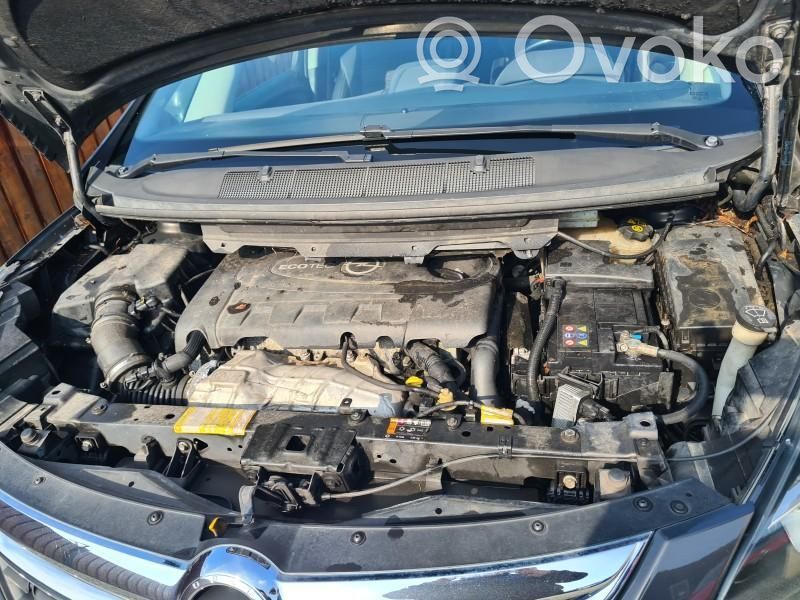 Opel Zafira C Colector de escape 