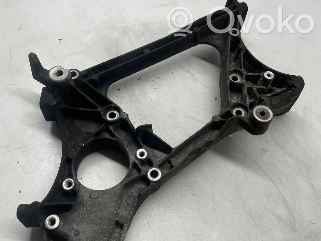 Mercedes-Benz E W212 Generator/alternator bracket 