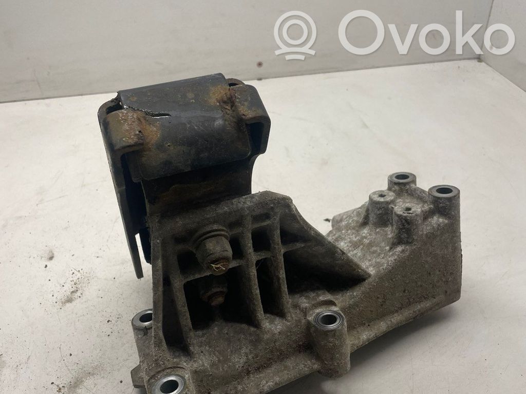 Iveco Daily 3rd gen Engine mount bracket 