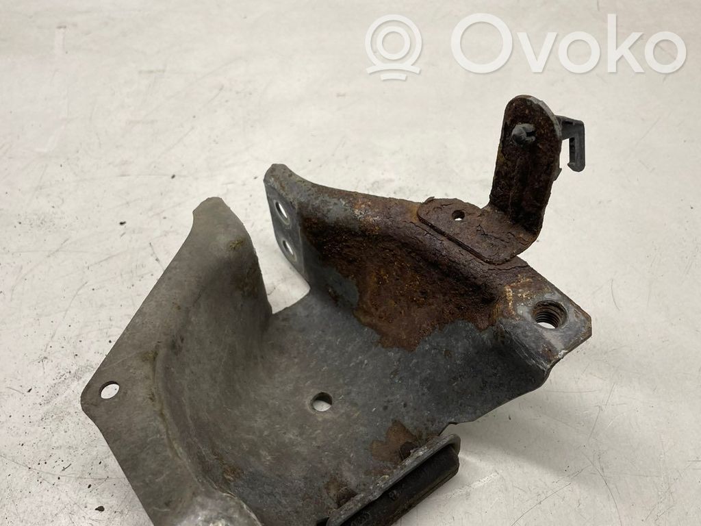 Audi A4 S4 B8 8K Engine mounting bracket 
