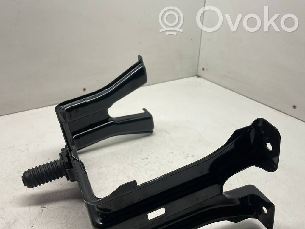 Audi A5 8T 8F Spare wheel mounting bracket 