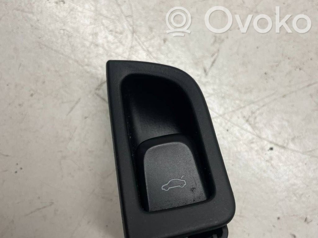 Audi A5 8T 8F Tailgate opening switch 