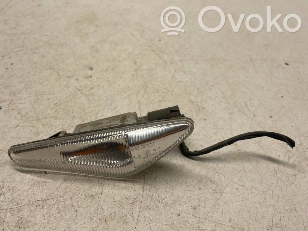 BMW X5 E70 Front fender indicator light 
