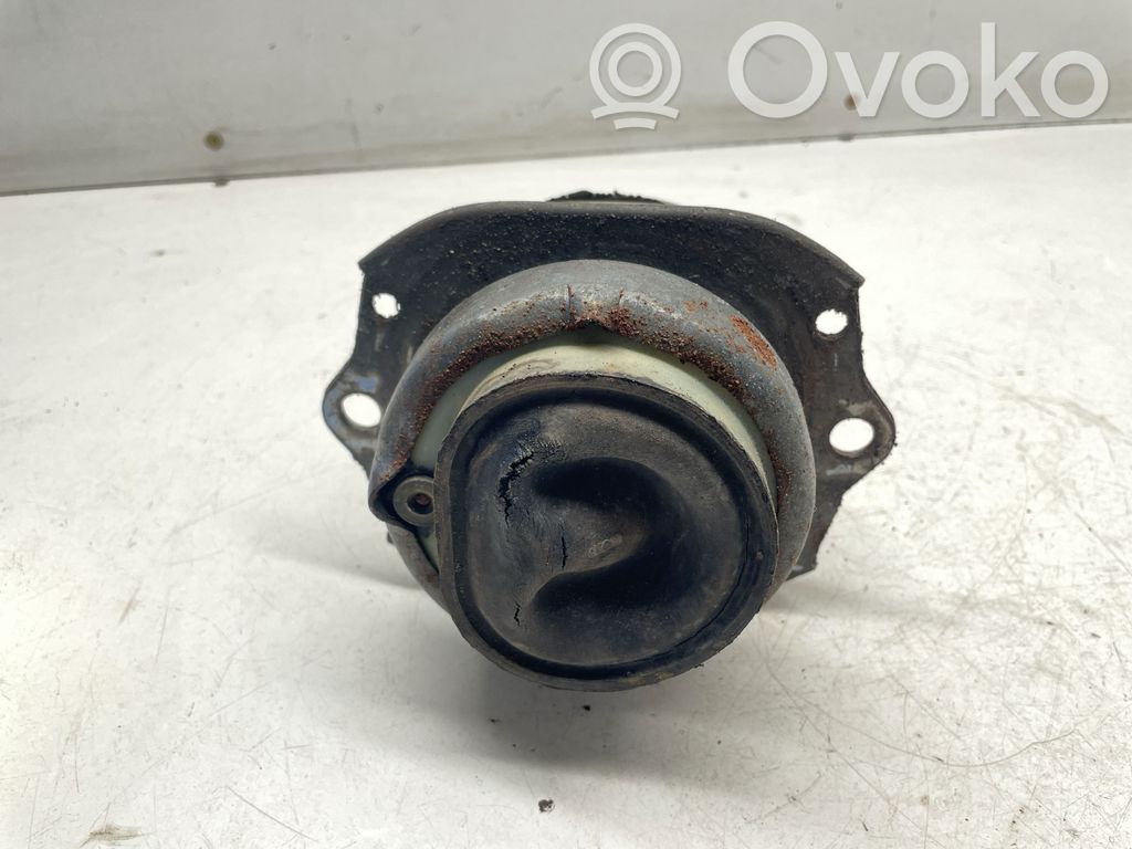 BMW X5 E70 Engine mount bracket 