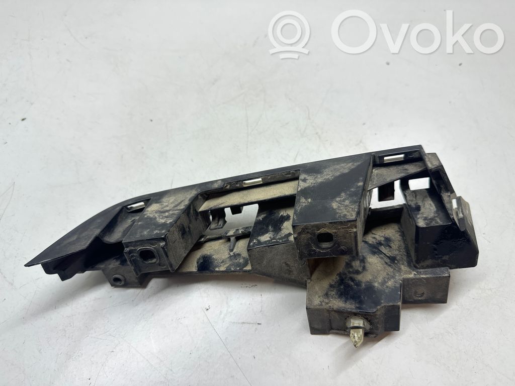 Rear bumper mounting bracket   7006824