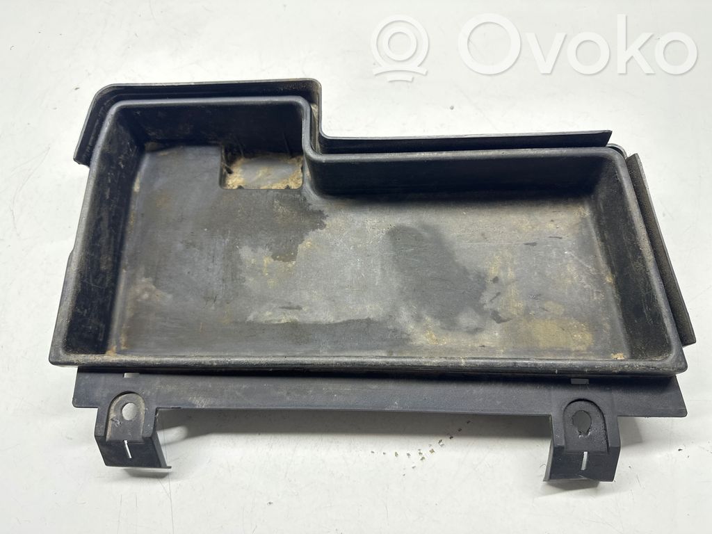 Trunk/boot lower side trim panel   8193797