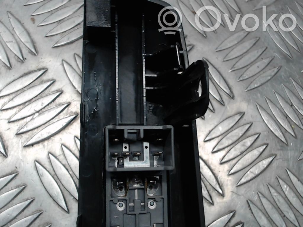 Chevrolet Spark Electric window control switch 