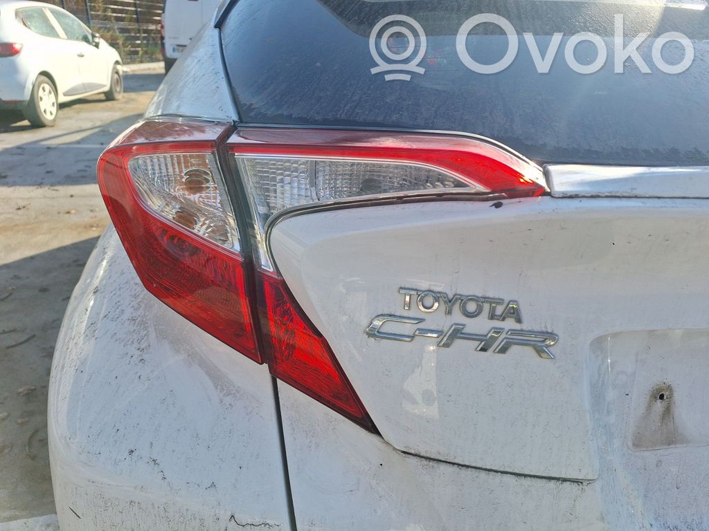 Toyota C-HR I Lampă spate în capacul portbagajului 