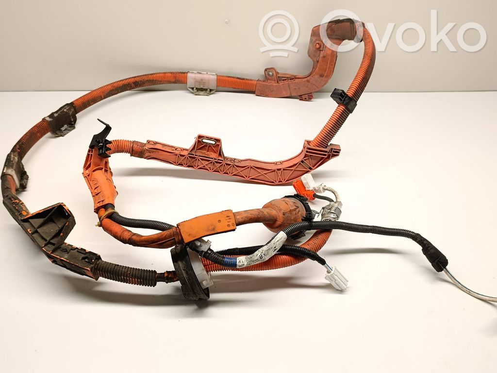 Toyota Auris E180 Positive cable (battery) 