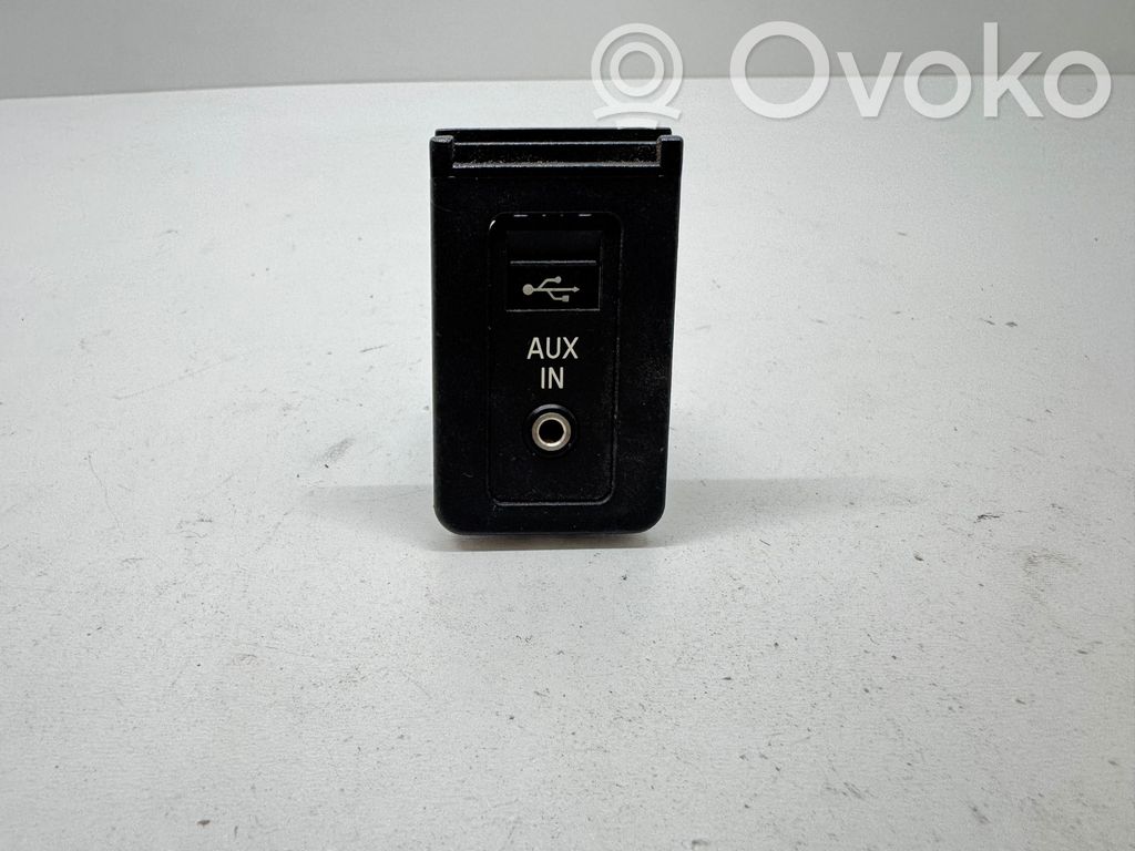 USB jungtis   9138402,7136402
