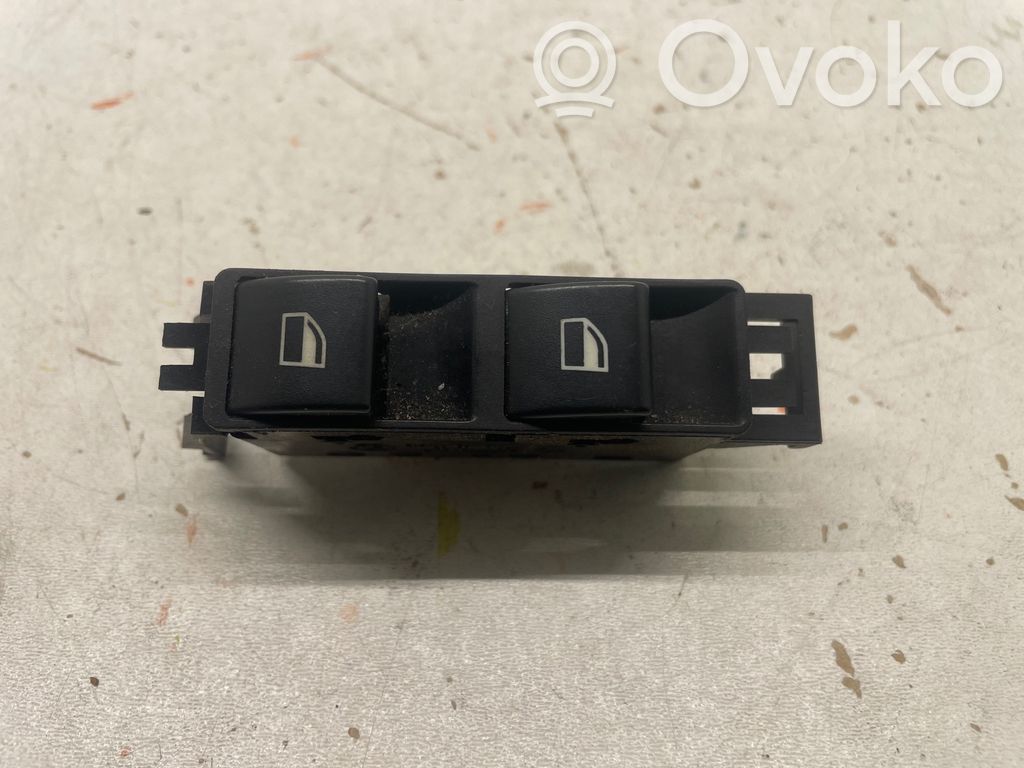 Electric window control switch   8381514,61318381514,03120220