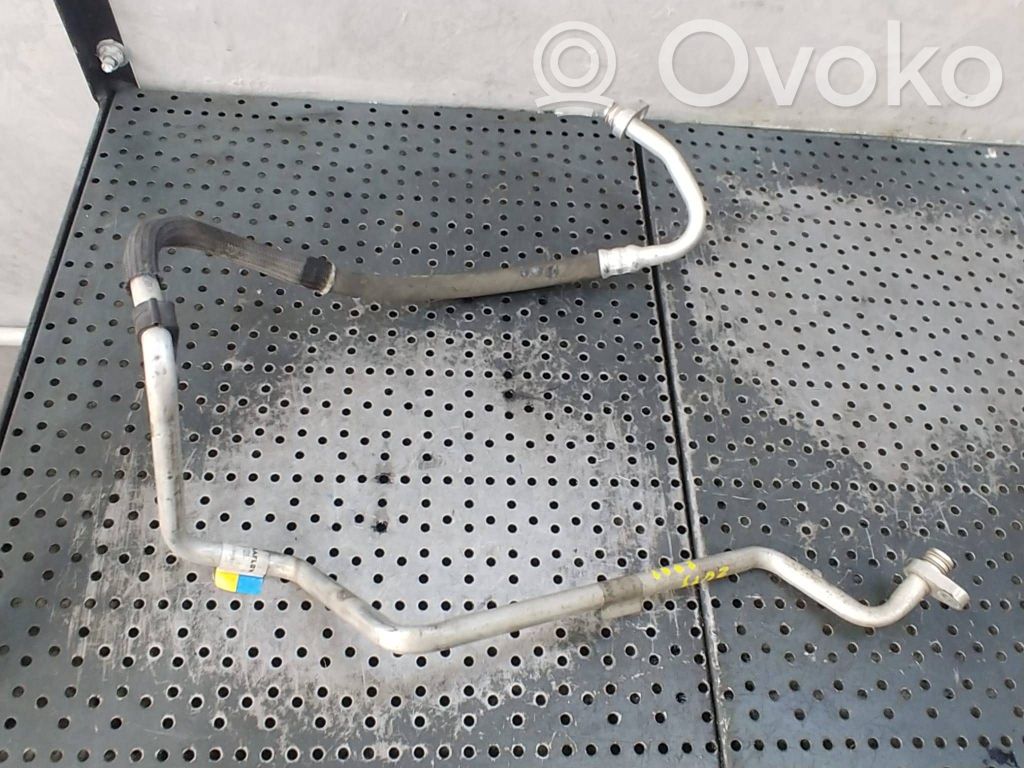 Peugeot 208 I Ilmastointilaitteen putki (A/C) 
