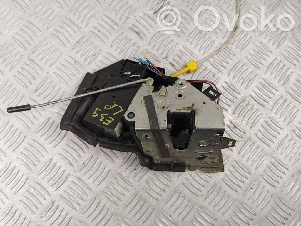 Front door lock   8235113