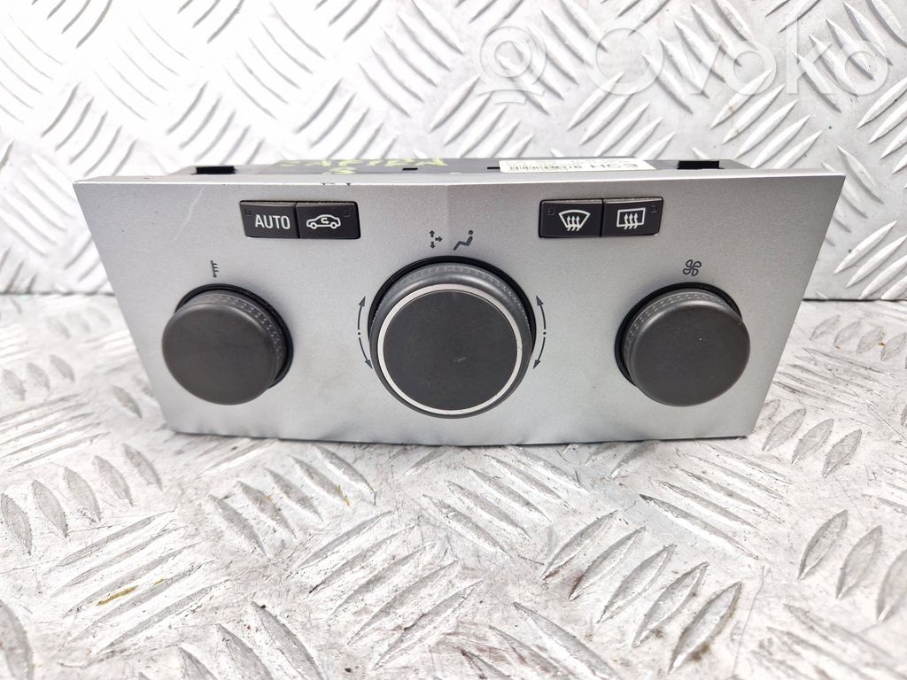 Opel Zafira B Panel klimatyzacji 