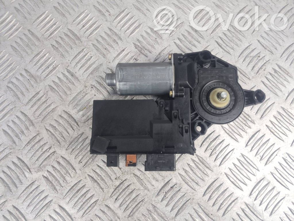 Peugeot 307 Silnik regulatora szyby drzwi przednich 